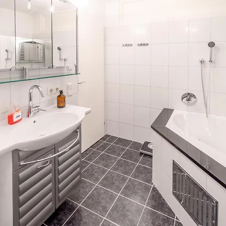 Appartement Alan In Close To Bus - Amazing View - Location