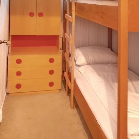 Alan In Close To Bus - Amazing View - Location *