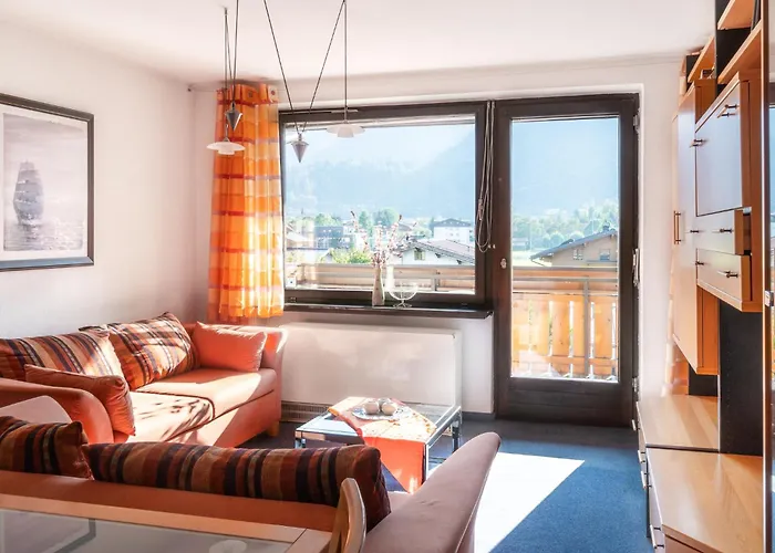 Alan In Close To Bus - Amazing View - Location