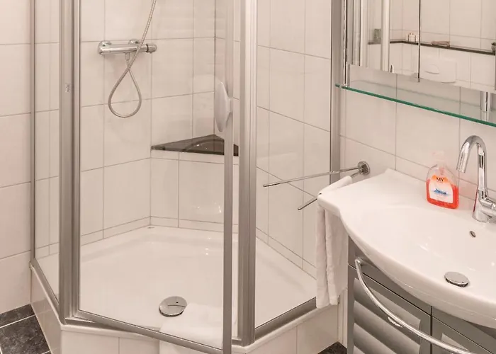 Alan In Close To Bus - Amazing View - Location * Капрун